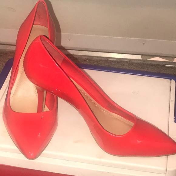 BC B. Generations heels red size 81/2 - Picture 1 of 5